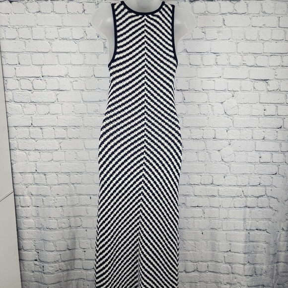NWT House Of Harlow Size S Navy and White Maxi Dress - Picture 3 of 5
